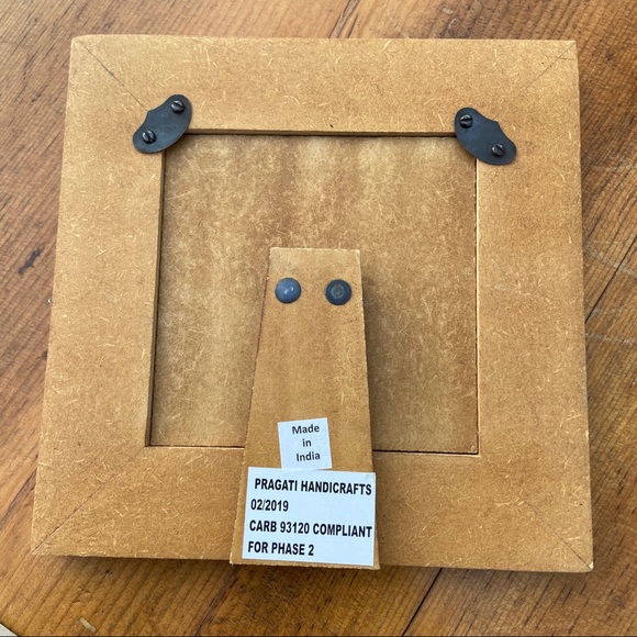 Pair of Picture Frames 🖼 - Picture 7 of 7